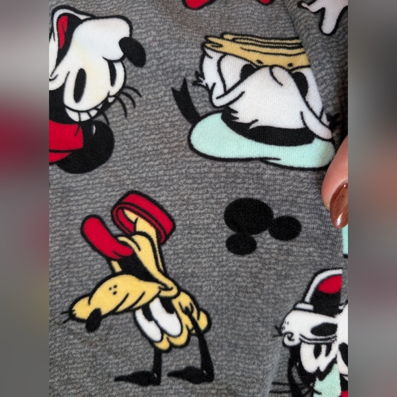 Disney pajamas - Picture 3 of 6